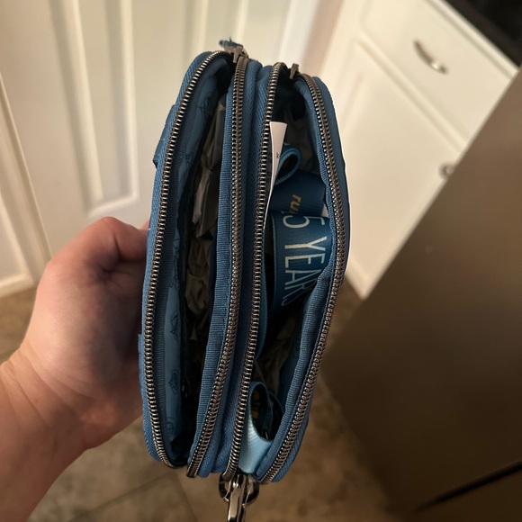 NWT! Disney world Wine & Dine 2024 Lug belt bag - Picture 4 of 4